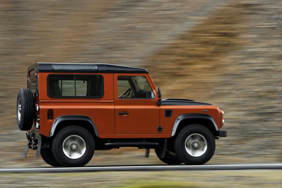  Land Rover Defender 90 Limited Edition Fire 2009 года  (фото 10 из 13)